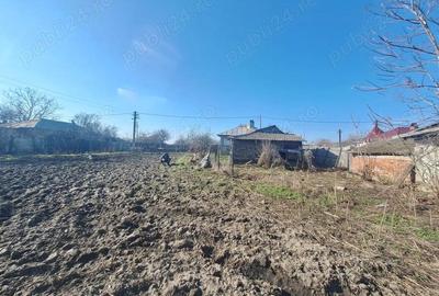 Casă cu 2 camere cu Teren 600 Mp în Văleni - 2