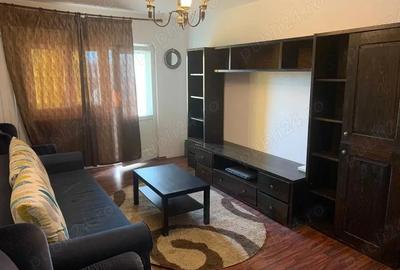 Apartament cu 3 camere decomandat în Dacia