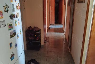 Vand apartament 3 camere central - 2