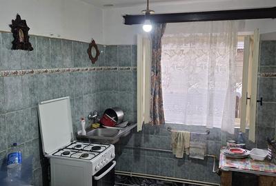 Casă cu 5 camere cu Canalizare în Dragomirești - 2