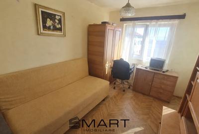 Apartament cu 3 camere decomandat, mobilat în Mihai Viteazul