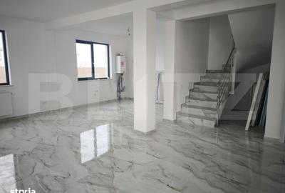 Casă cu 4 camere cu Canalizare în Central - 2