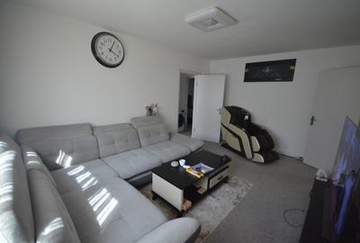 Apartament cu 3 camere semidecomandat, mobilat în Titan - 1
