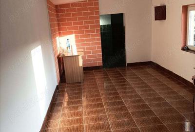 Spațiu comercial, de 1,000 mp, în Central - 2