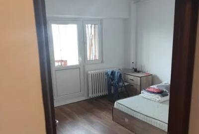 P-ța Muncii metrou, decomandat, doua balcoane inchise,doua debarale,spatios. - 3