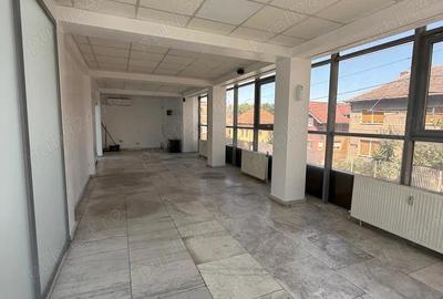 Spațiu comercial, de 80 mp, în Central