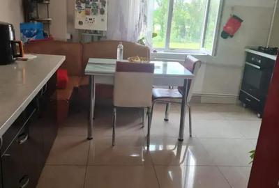 Apartament cu 4 camere în Central - 1