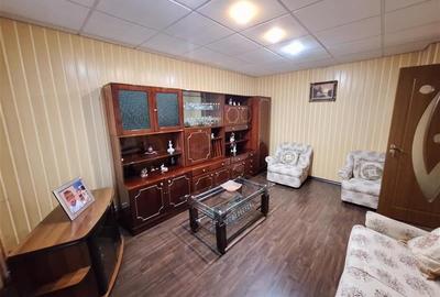 Apartament cu 3 camere decomandat în Mioriței - 15