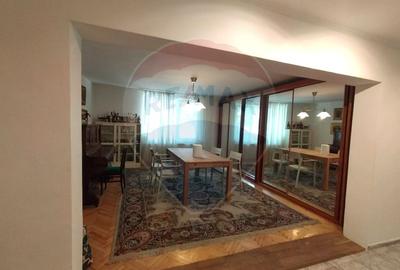 Casă individuală cu 8 camere cu Teren 982 Mp în Central - 11