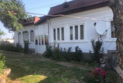 Casă cu 4 camere cu Teren 4330 Mp în Jariștea - 2