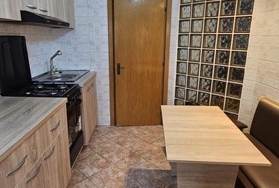 Piata Alba Iulia,et.2/4,DECOMANDAT,Amenajat,2 bai,2 balcoane,mobilat,complet - 3