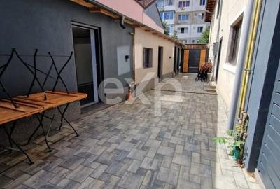 Casă individuală cu 7 camere cu Canalizare în Central - 3