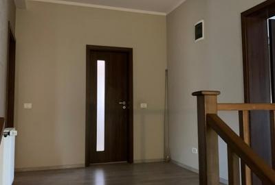 Vilă modernă și spațioasă cu grădină — Giroc, la intrare în Timișoara Vilă modernă și spațioasă cu grădină — Giroc, la intrare în Timișoara - 8