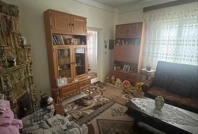 Casă cu 4 camere în Belcești