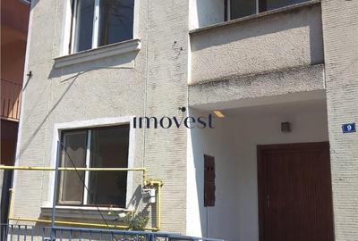 Casă cu 6 camere cu Teren 600 Mp în Păulești - 2