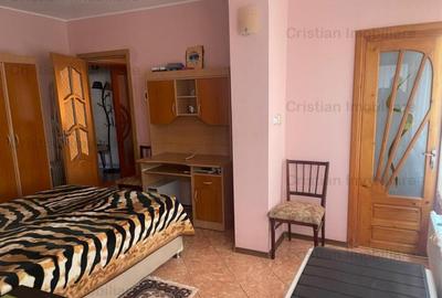 SUPER SPATIOS! 4 cam conf 1 Hipodrom Parter doua balcoane - 16