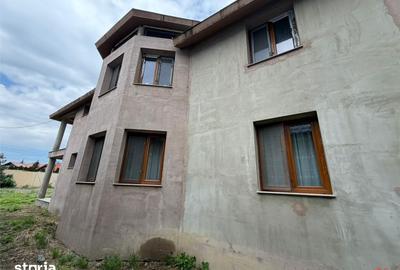 Casă cu 6 camere cu Teren 1012 Mp în Vânători - 12