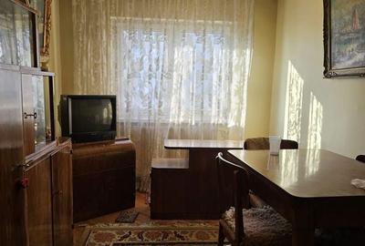 Apartament cu 3 camere decomandat în Vasile Aaron - 1