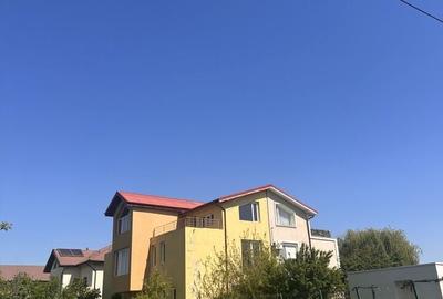 Casă cu 6 camere cu Teren 252 Mp în Domnești