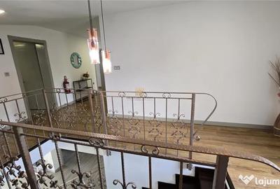 Casă cu 9 camere cu Teren 1845 Mp în Central - 8