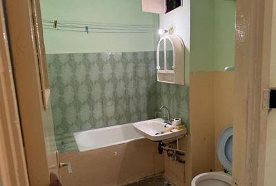 ARADULUI - ETAJ 2 - BLOC IZOLAT - 3 CAMERE - 2 BAI - 1 BALCON - DECOMANDAT - 4