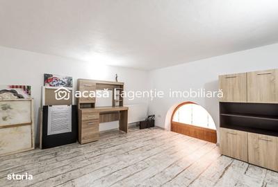 Spațiu comercial, de 68 mp, în Central - 3