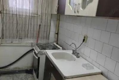 Inchiriez apartament 3 camere - 4