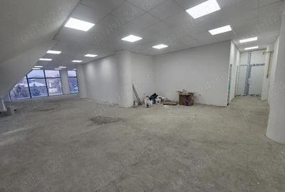 Spațiu comercial, de 130 mp, în Central - 3