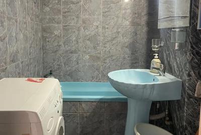 Garsonieră decomandată în Roman