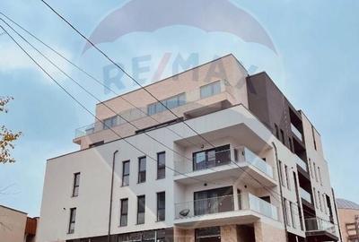 Apartament cu 2 camere decomandat, mobilat în Central