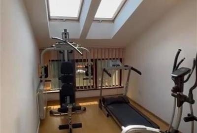 Apartament cu 4 camere decomandat în Apollo - 9