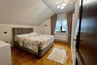Casă cu 4 camere cu Teren 1023 Mp în Central - 2