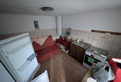 Casă cu 3 camere în Sărata - 6