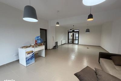 Spațiu comercial, de 40 mp, în Central - 3