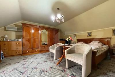 Casă cu 10 camere cu Teren 908 Mp în Central - 4