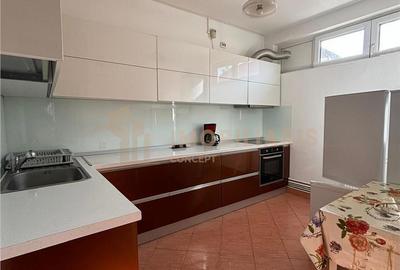 Casă cu 6 camere cu Teren 300 Mp în Central - 8