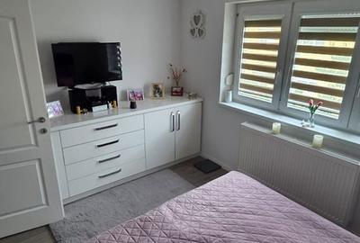 Apartament cu 3 camere în Micro 16 - 12