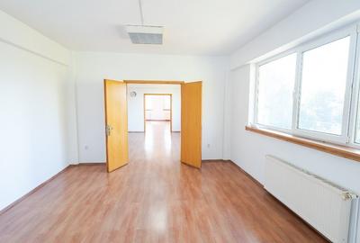 Clădire P + 1 + M – 510 mp utili, curte 500 mp, 7 locuri parcare, centru - 10