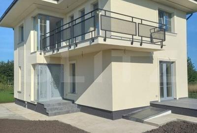 Casă cu 3 camere în Ipotești - 3
