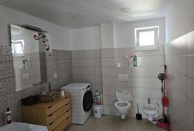 Apartament cu 4 camere decomandat în Central - 1