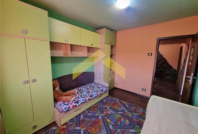 Apartament cu 3 camere decomandat, mobilat în Aradul Nou - 3