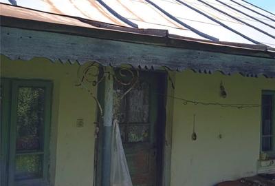 Casă cu 5 camere cu Teren 4020 Mp în Marița - 1