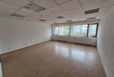 Spațiu comercial, de 163 mp, în Central - 3