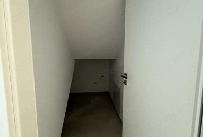 Casă cu Teren 310 Mp în Giarmata