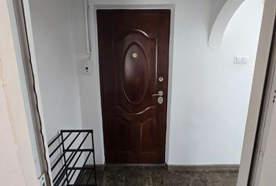 Micro 4 Targoviste, inchiriere apartament 3 camere, etaj 3/4 - 12