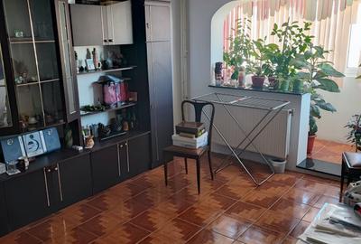 Apartament cu 3 camere decomandat în Narcisa - 3