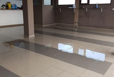 Casă cu 3 camere cu Teren 3280 Mp în Central - 6