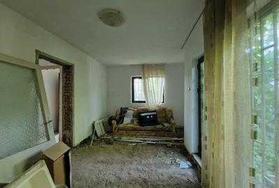 Casă individuală cu 4 camere cu Canalizare în Central - 31
