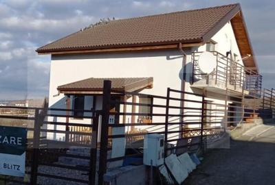 Casă cu 4 camere cu Teren 356 Mp în Central