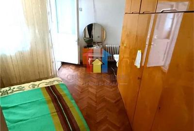 Apartament cu 3 camere decomandat în Călărași - 4